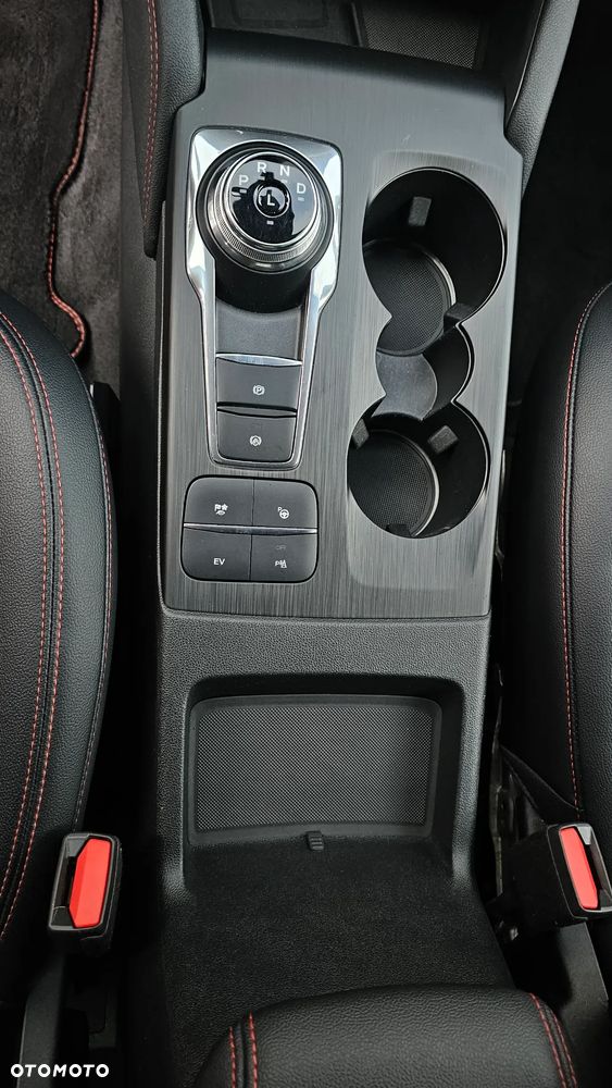 Ford Kuga 2.5P PHEV FWD ST-Line X - 26