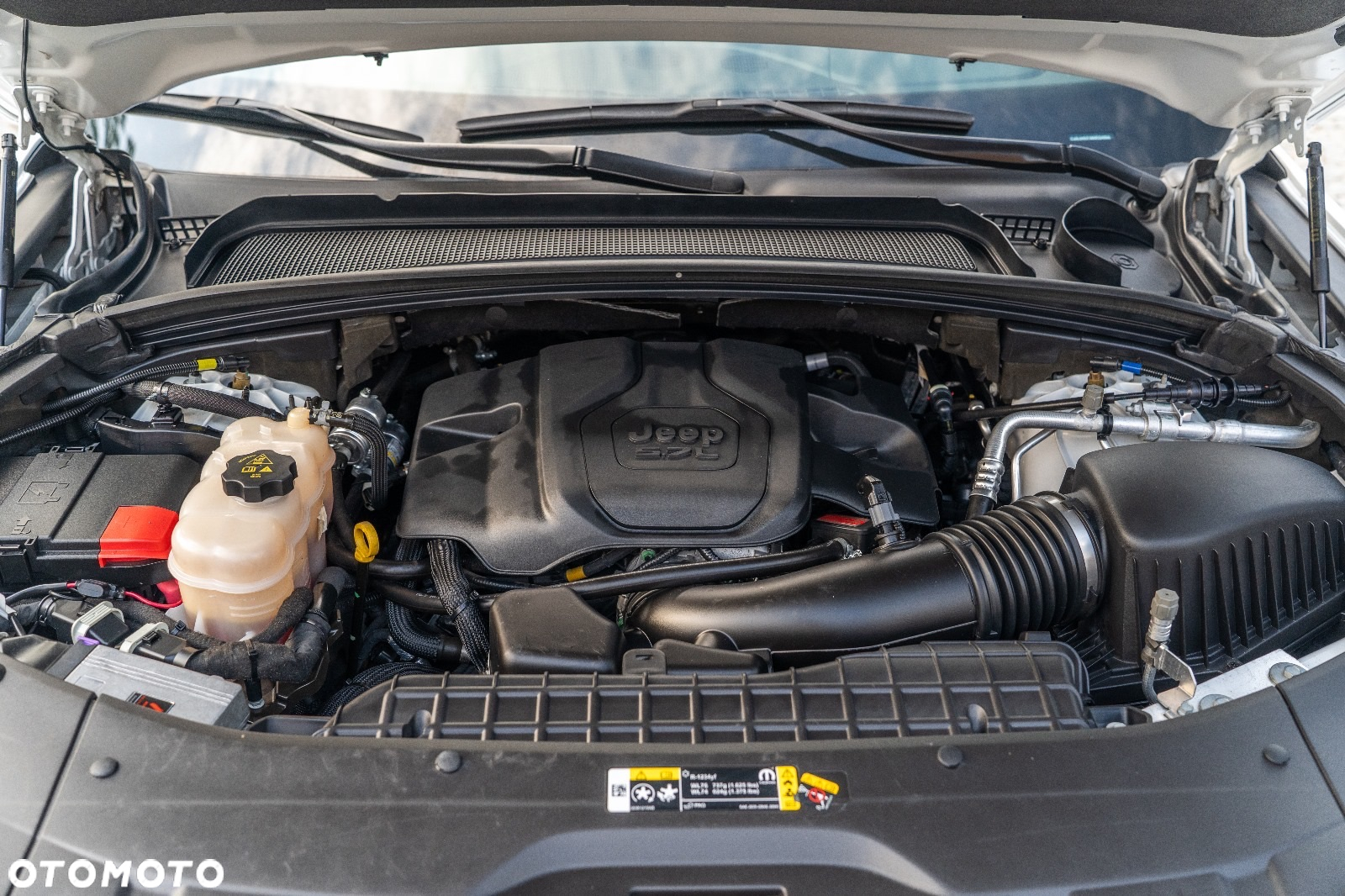 Jeep Grand Cherokee - 38