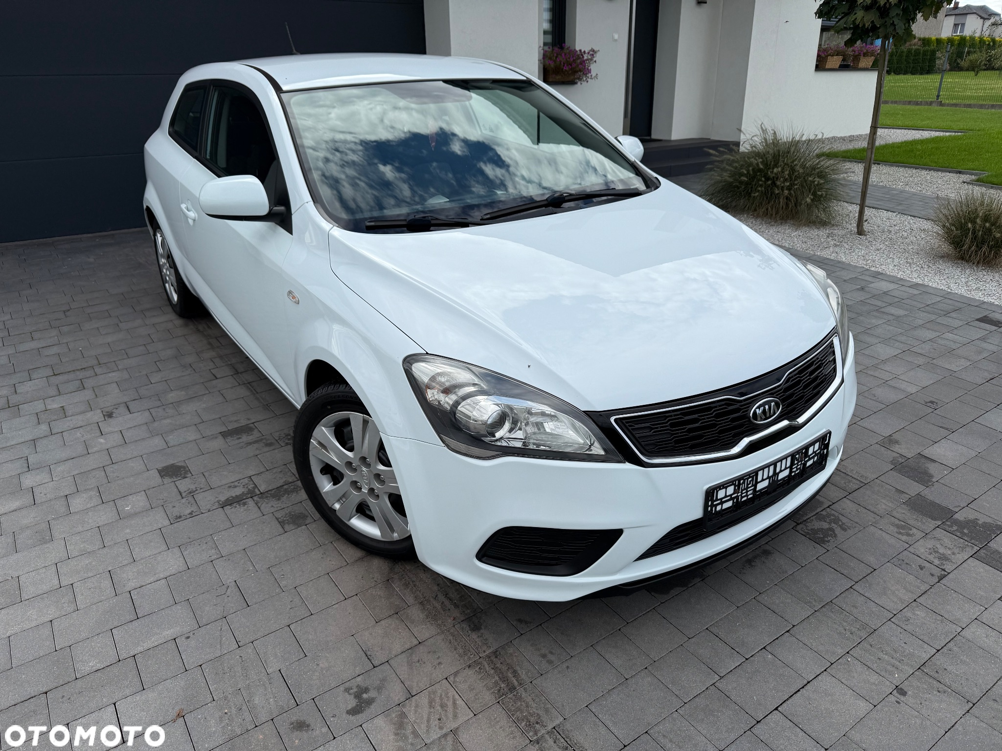 Kia ProCeed - 11