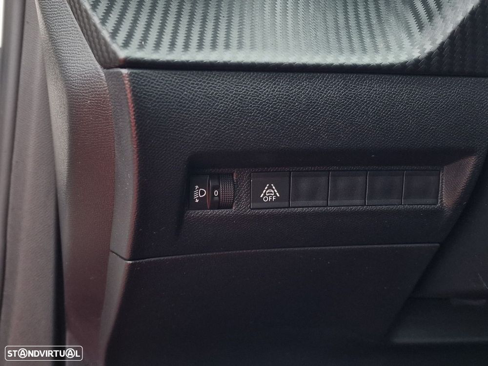 Peugeot 2008 1.2 PureTech Allure Pack - 18