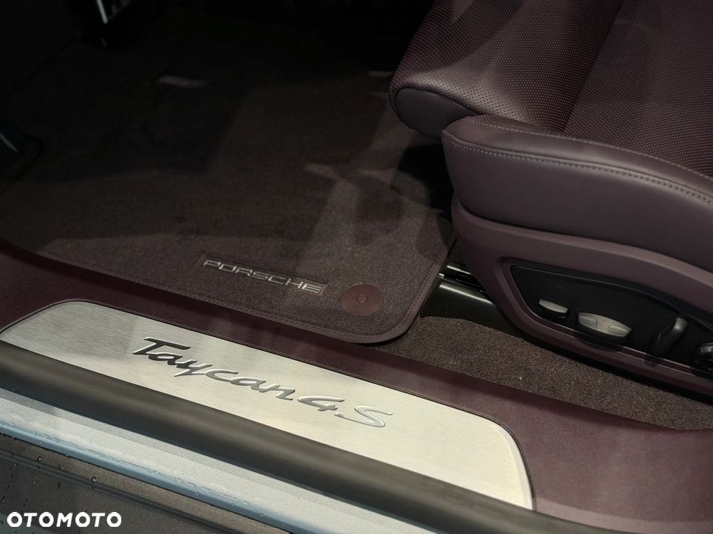 Porsche Taycan 105kWh 4S Performance Plus - 15