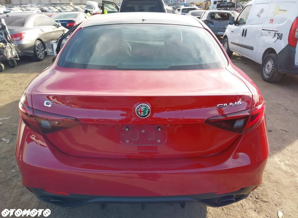Alfa Romeo Giulia 2.0 Turbo 16V AT8 Veloce Ti - 7