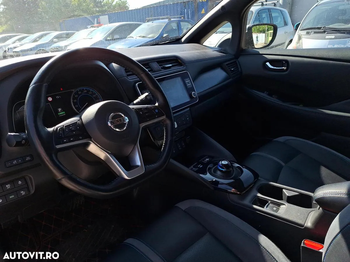 Nissan LEAF Tekna - 10
