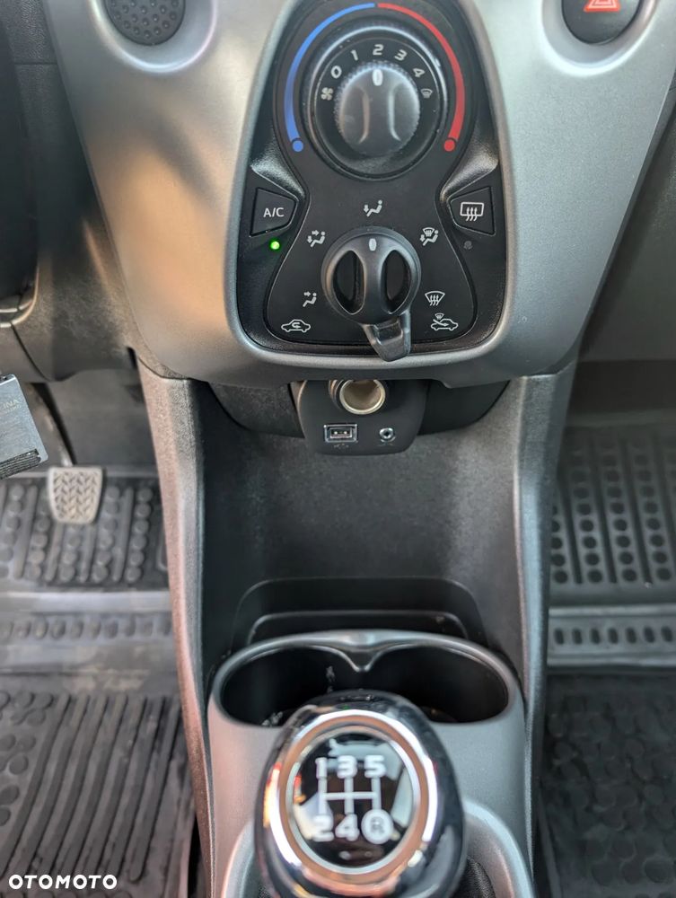 Toyota Aygo 1.0 VVT-i Color Edition - 12