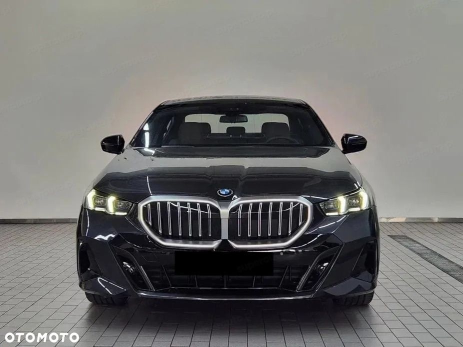 BMW Seria 5 520d xDrive mHEV M Sport - 6