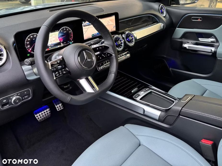 Mercedes-Benz GLB 200 AMG Line 7G-DCT - 7