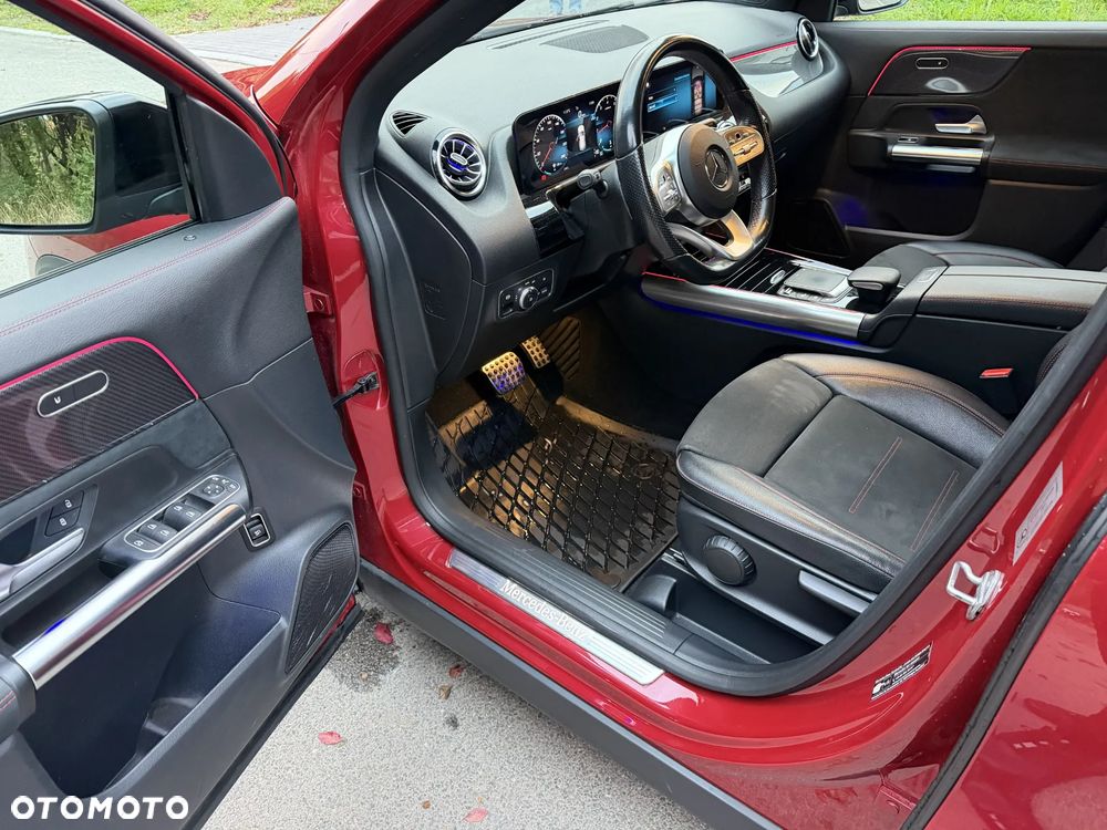 Mercedes-Benz GLA - 13