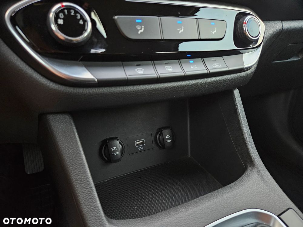 Hyundai i30 1.5 DPI Classic + - 23