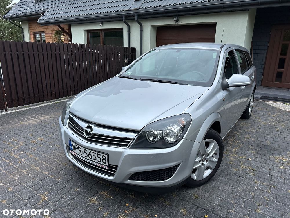 Opel Astra 2012 photo 4