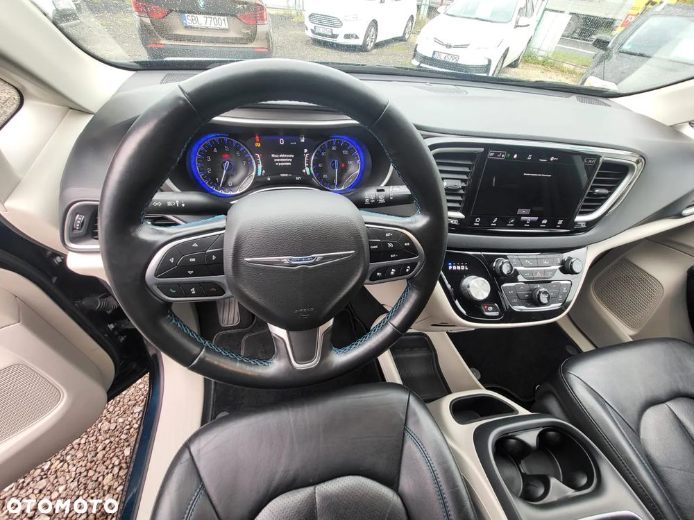 Chrysler Pacifica - 14