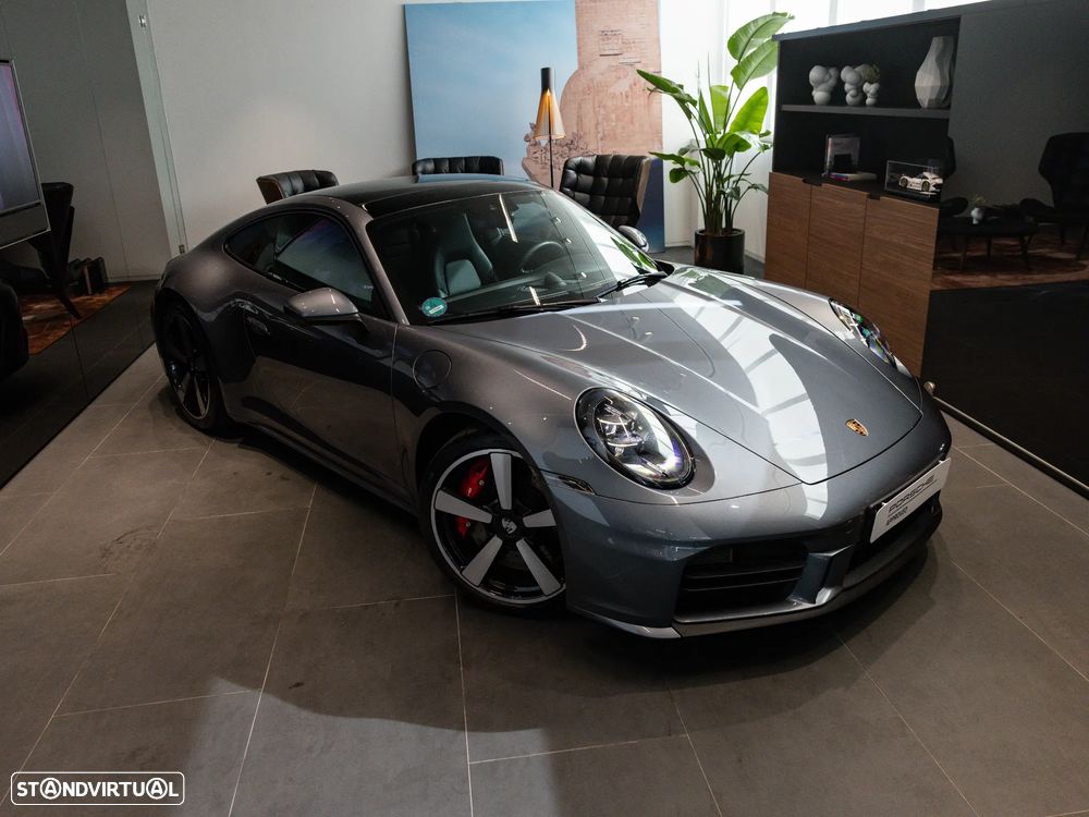 Porsche 911 (992) Carrera S - 8