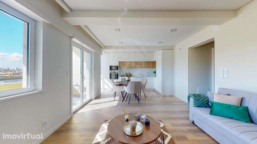 T3  com 100 m2 ,  totalmente remodelado em Benfica , com 2 wc - Grande imagem: 2/31