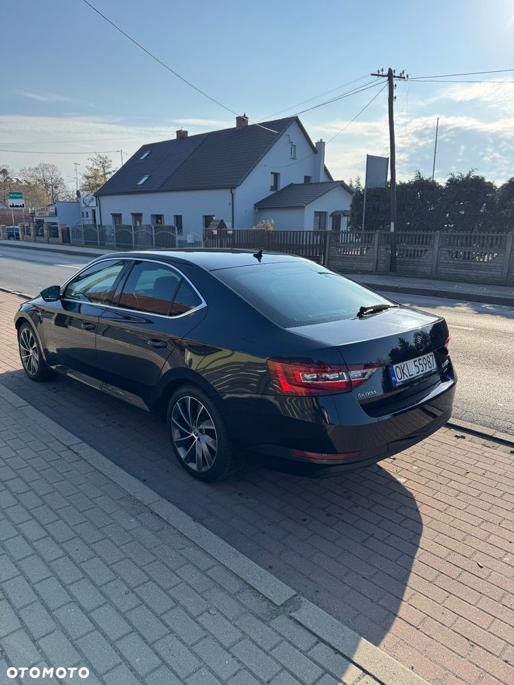 Skoda Superb 2.0 TDI 4x4 L&K DSG - 3