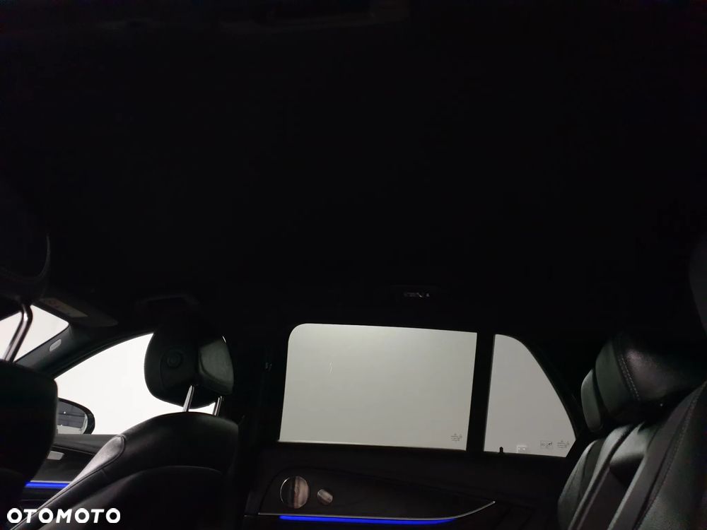 Mercedes-Benz Klasa E 300 de 4Matic 9G-TRONIC AMG Line - 29