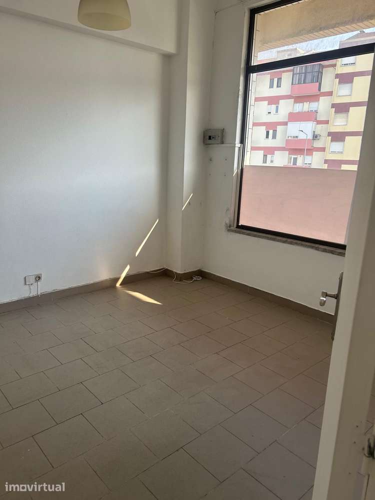 Loja no Centro Comercial Cruz de Pau - Grande imagem: 5/18