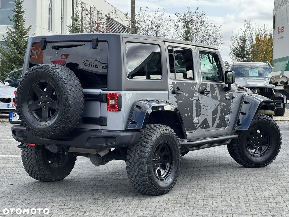 Jeep Wrangler - 12