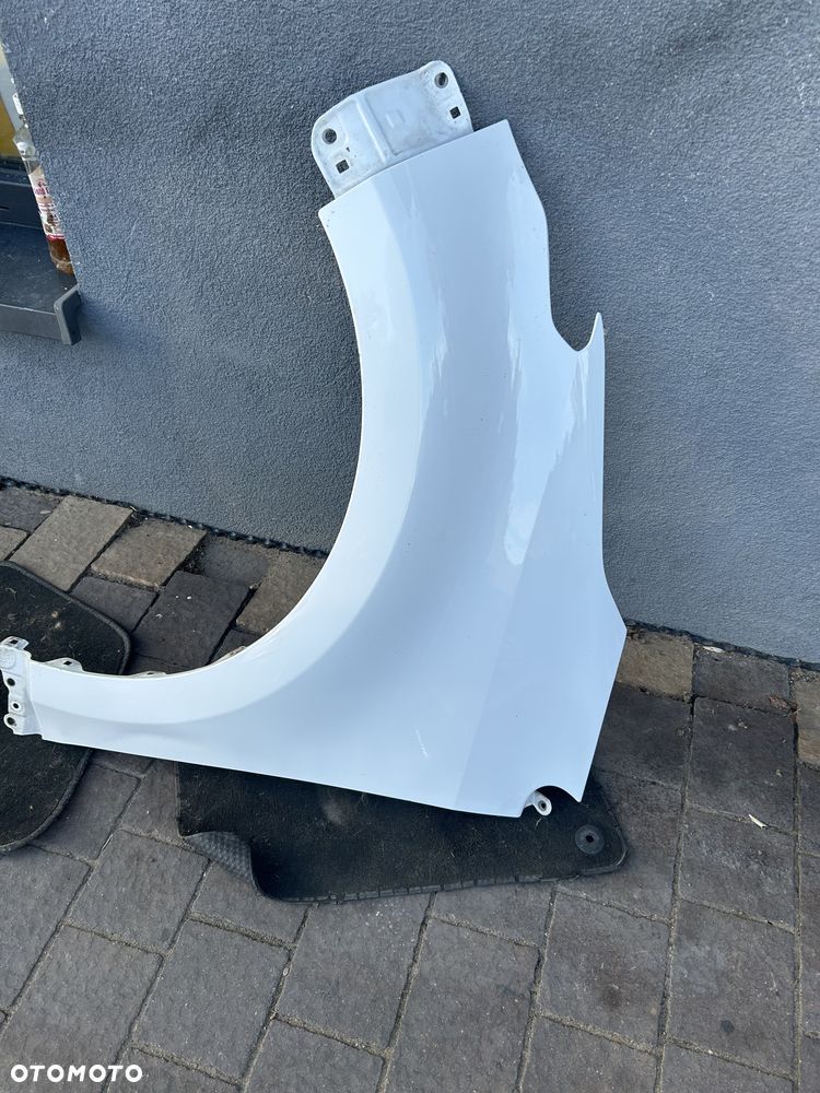 YARIS IV BLOTNIK LEWY 040 BD ORG