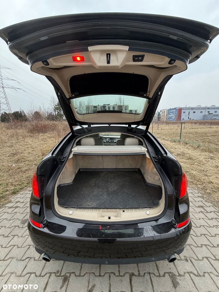 BMW 5GT 535d xDrive Tursimo Modern Line - 15