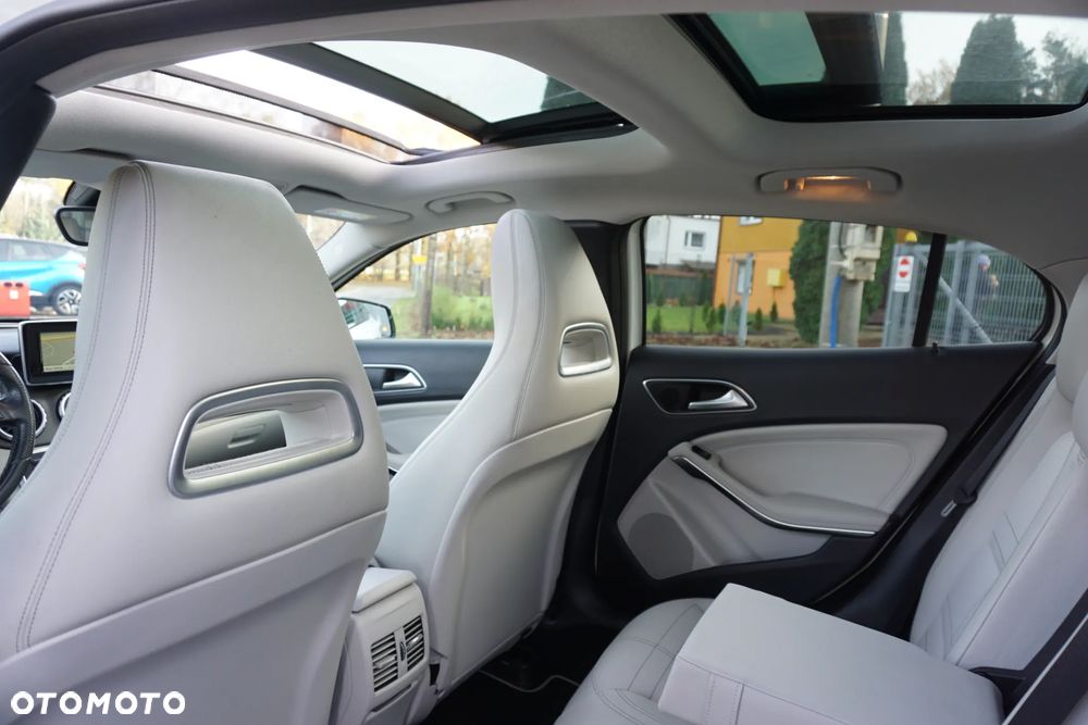 Mercedes-Benz GLA 250 4-Matic - 15