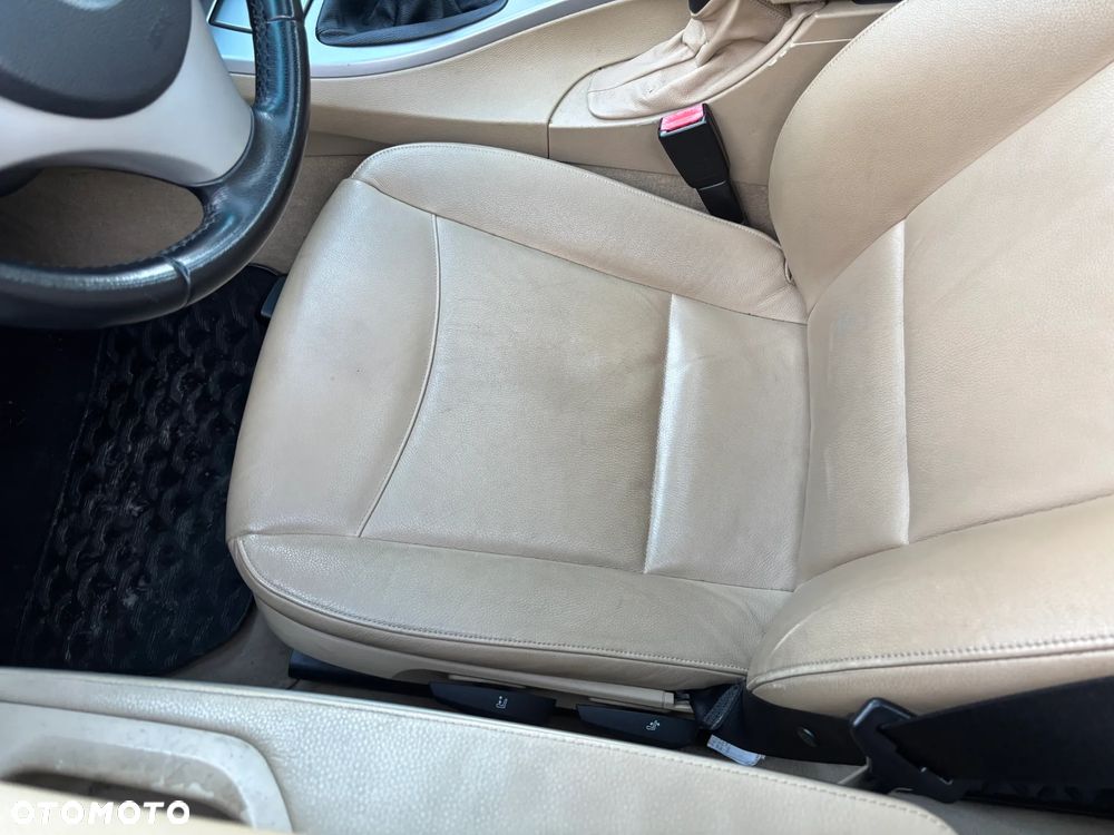 BMW Seria 3 320i - 25