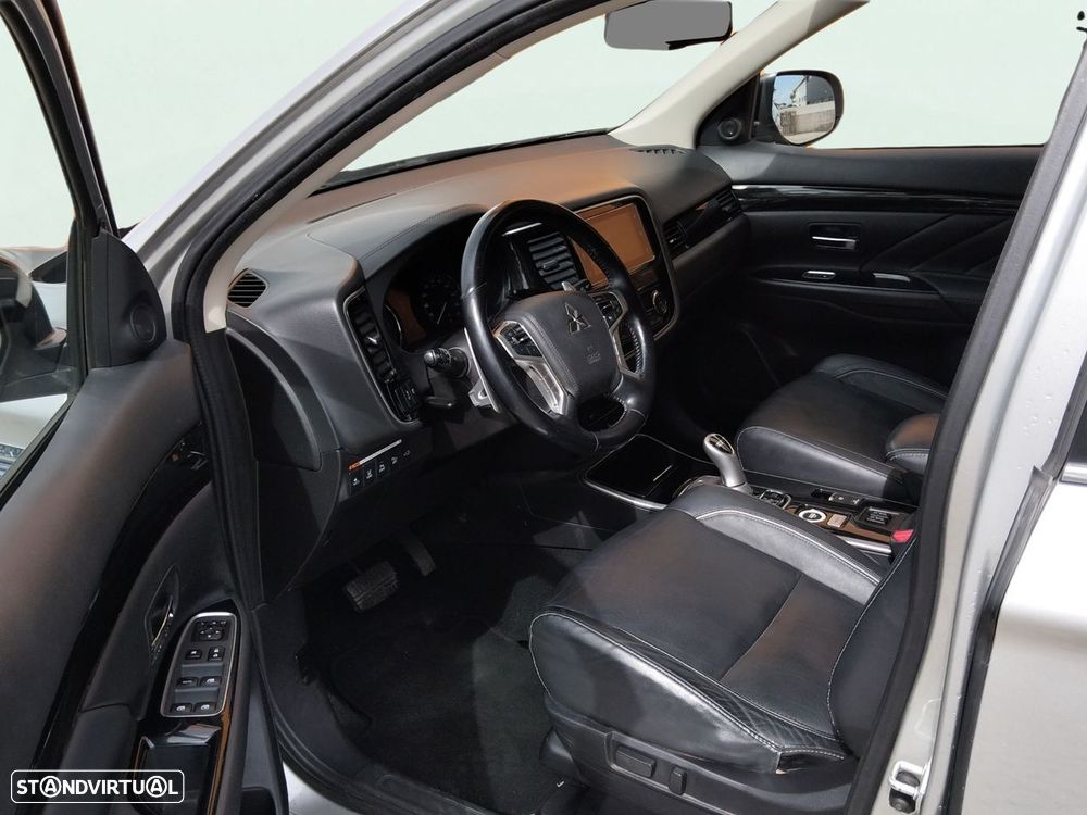 Mitsubishi Outlander 2.0 Instyle - 10