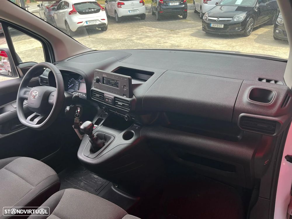 Toyota Proace City | 1.5 D-4D | 3 Lug. - 15