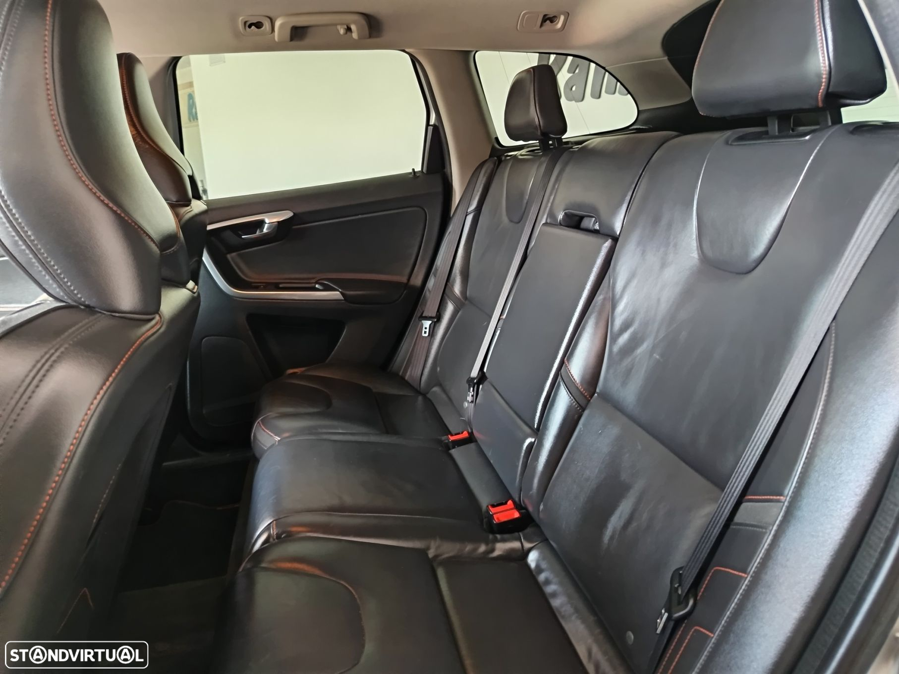 Volvo XC 60 2.0 D4 VOR Geartronic - 36