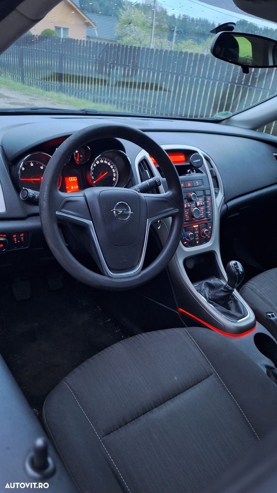 Opel Astra 2.0 CDTI - 6