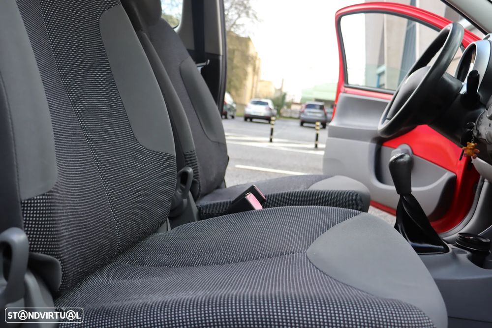 Peugeot 107 1.0 Urban - 24