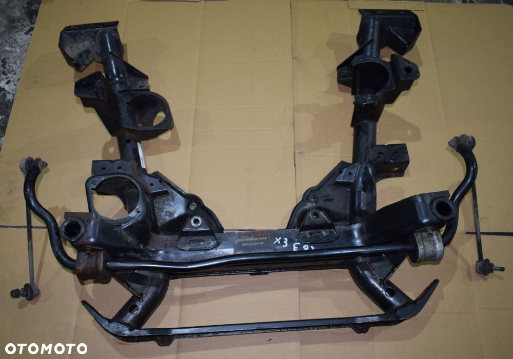 Wózek przedniego zawieszenia BMW E83 X3 sanki - 1