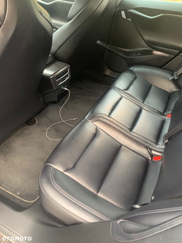 Tesla Model S - 13