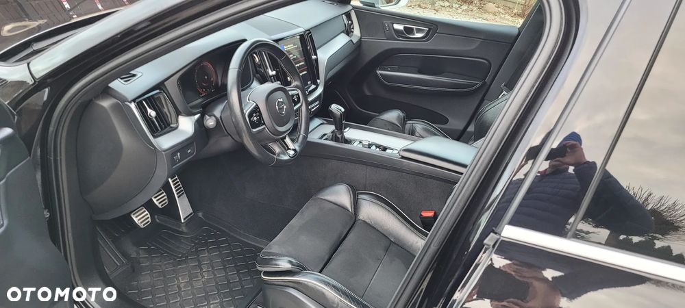 Volvo XC 60 D4 AWD R-Design - 10