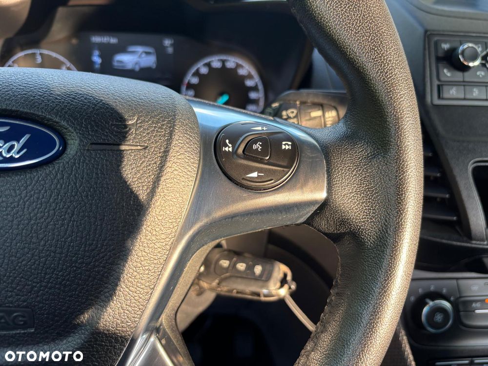 Ford Tourneo Connect Grand - 23