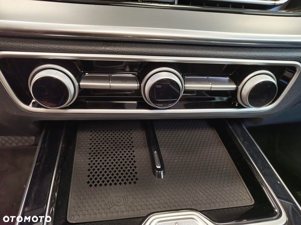 Hongqi HS5 2.0T Executive AWD - 23