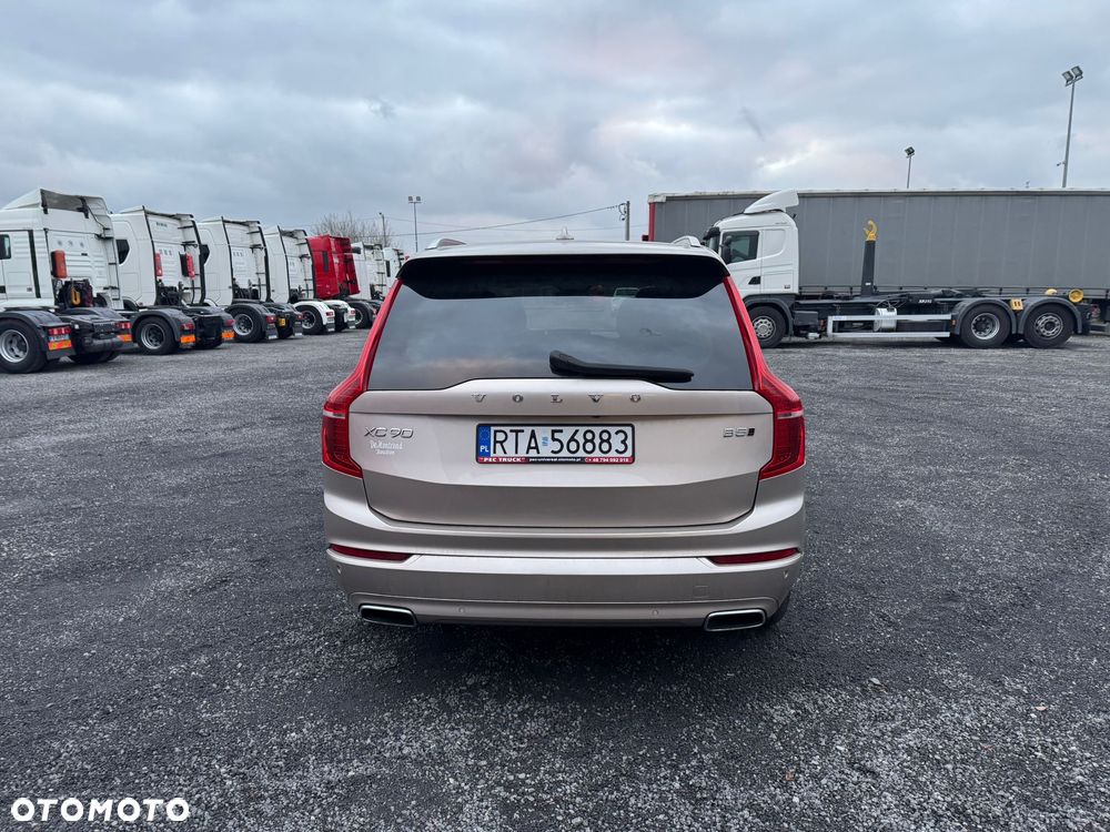 Volvo XC 90 - 7