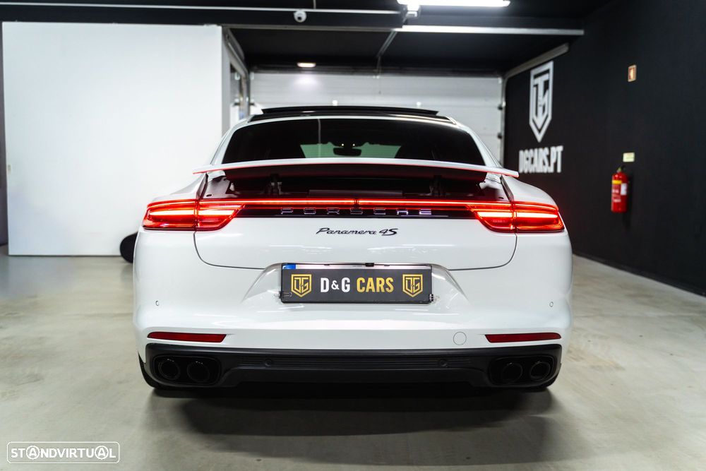 Porsche Panamera 4S - 3