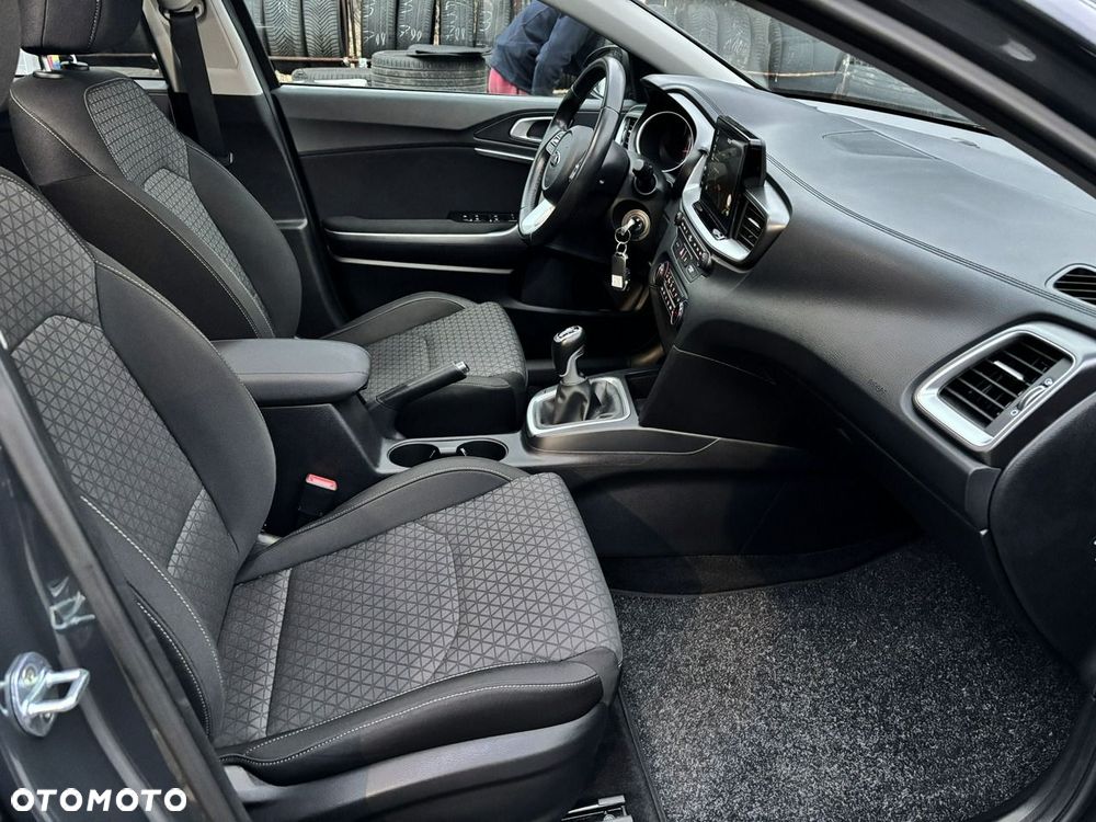 Kia Ceed - 23