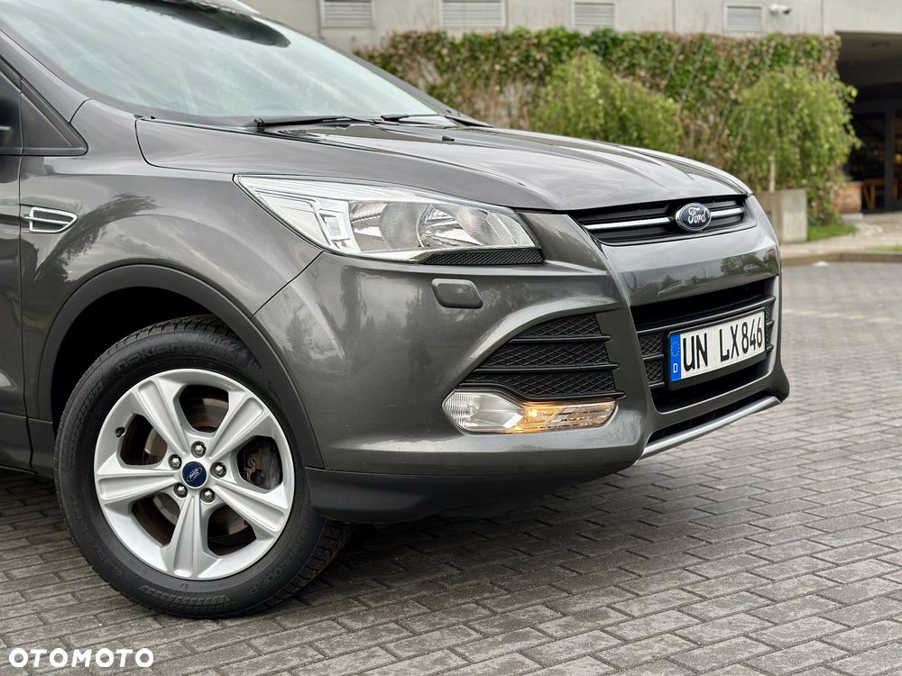 Ford Kuga 2.0 TDCi 2x4 Titanium - 3