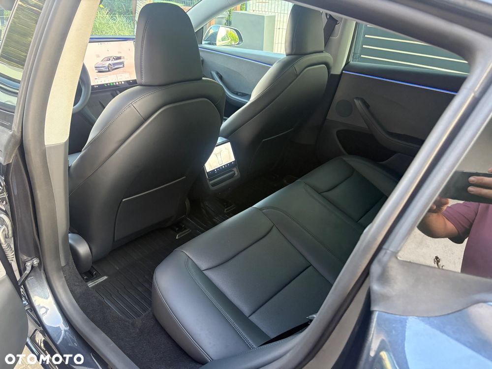 Tesla Model 3 - 11