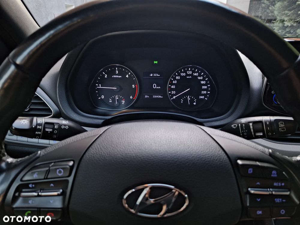 Hyundai i30 1.6 D Comfort - 23