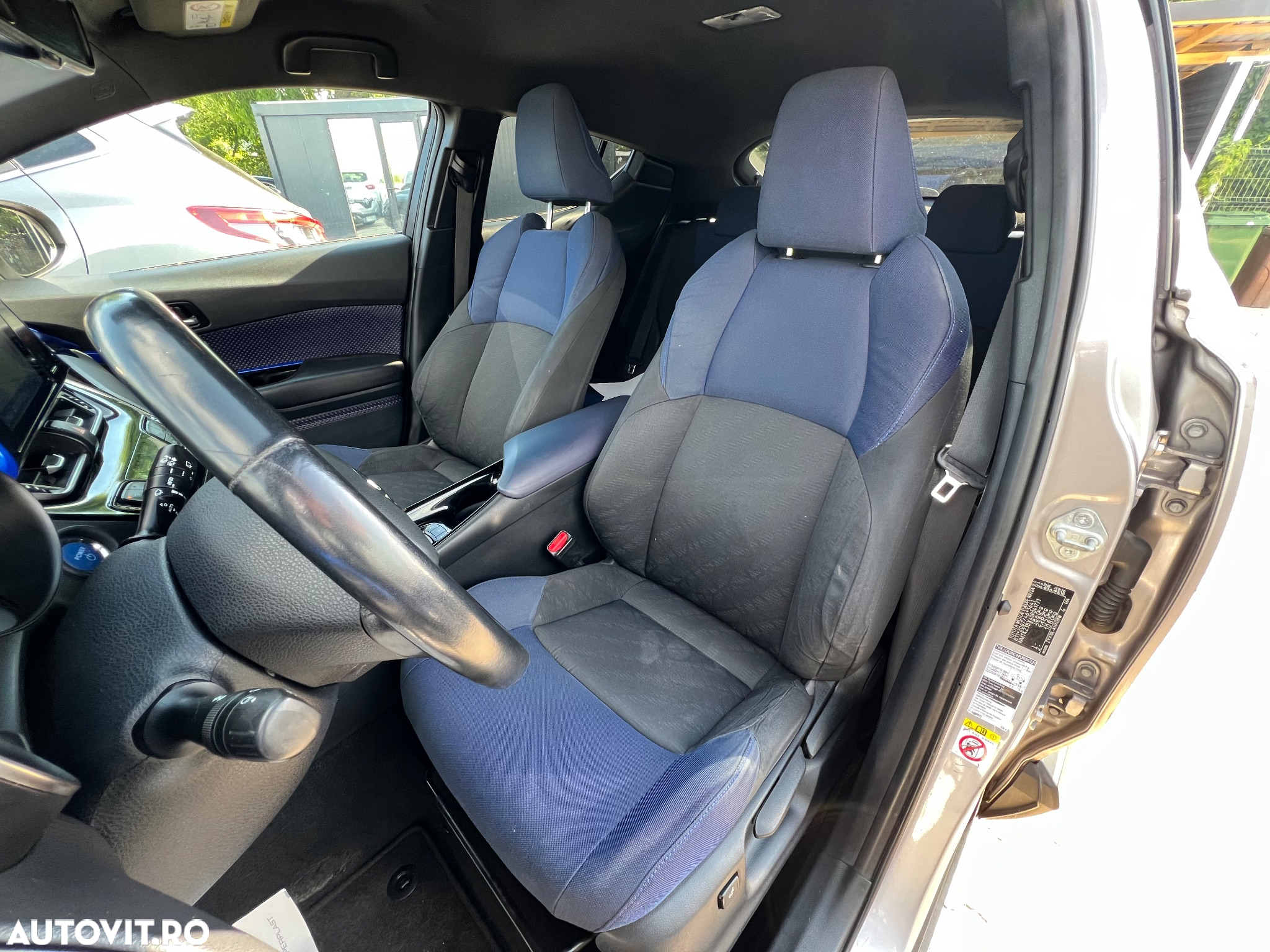 Toyota C-HR 1.8 HSD 122 CP 4x2 CVT C-ult Style bi-tone - 12