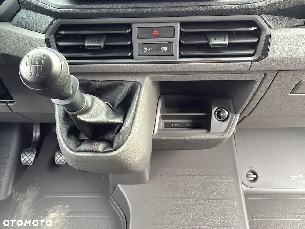Volkswagen Crafter 35 Furgon L3/H2, 2.0 TDI 140 KM, Wysoki dach, r.o. 3640mm - 36