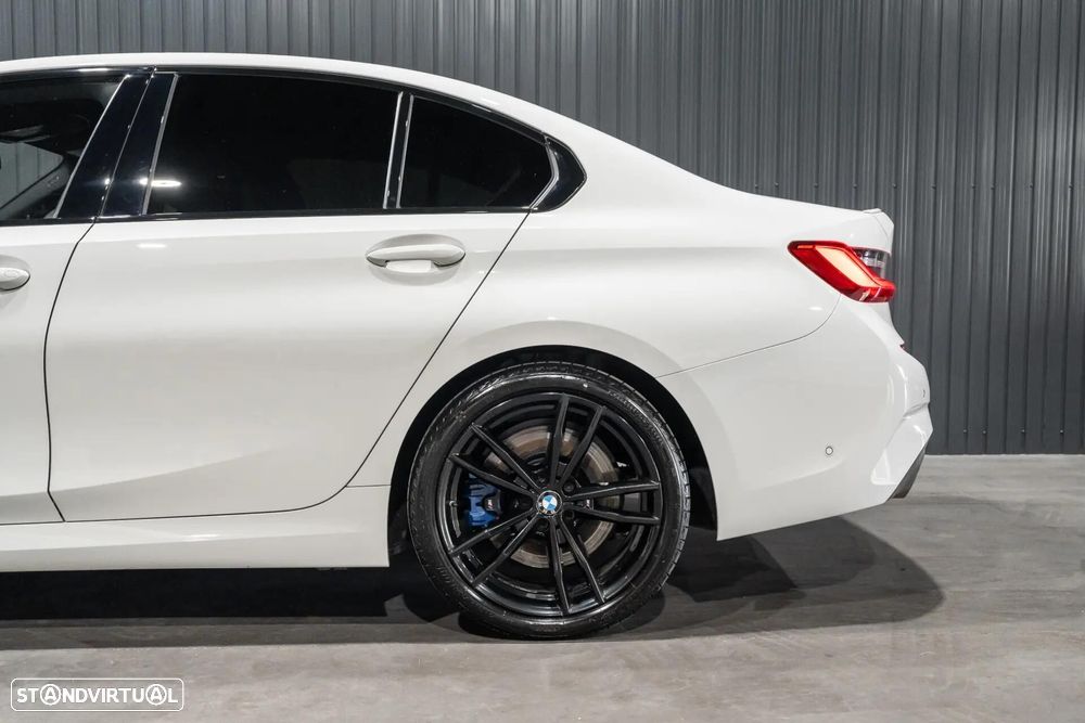 BMW 330 i Aut. M Sport - 30