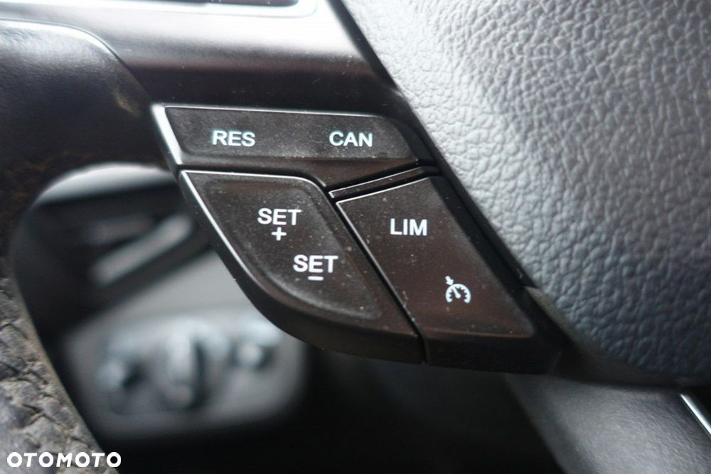 Ford Grand C-MAX - 35