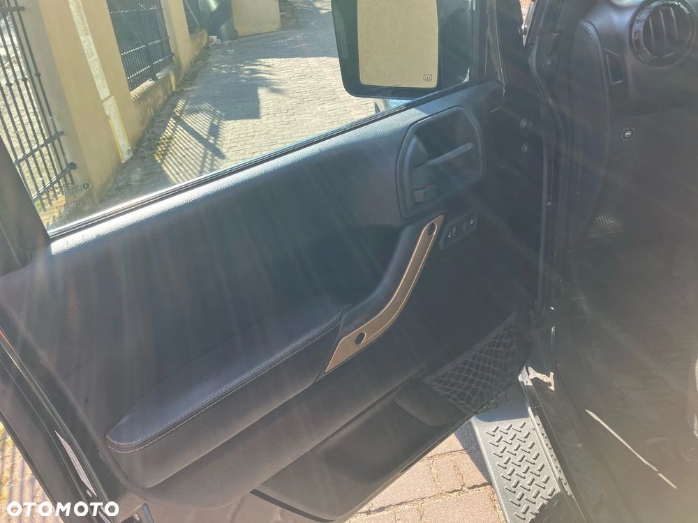 Jeep Wrangler - 5