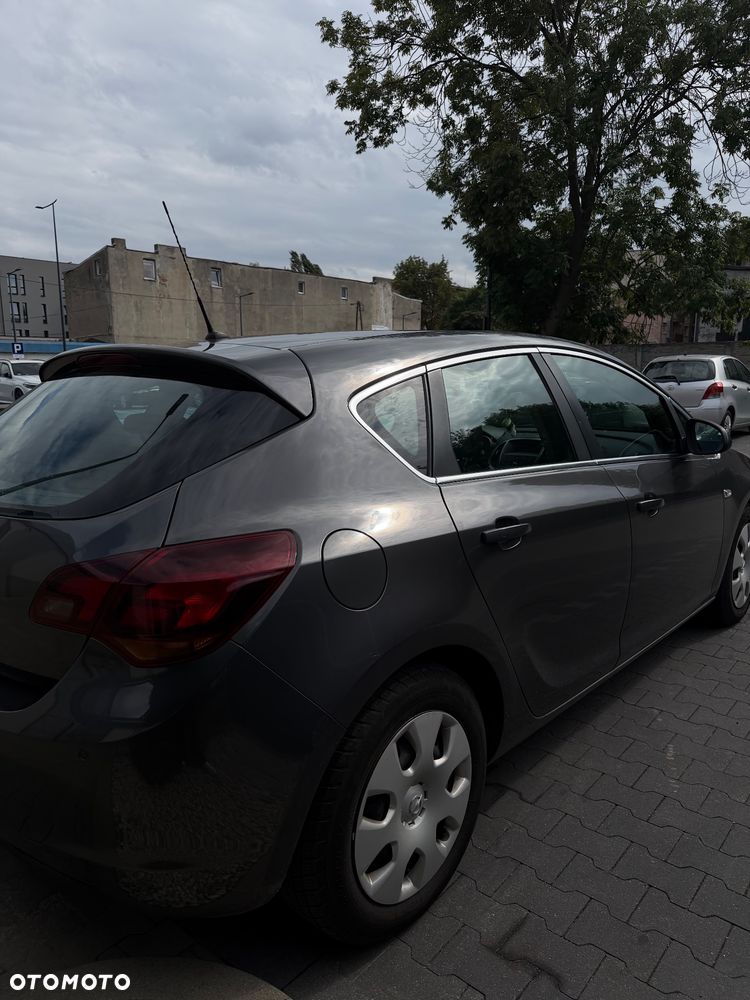 Opel Astra 1.6 Cosmo - 4