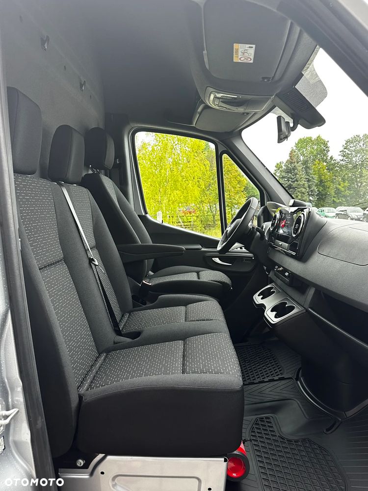 Mercedes-Benz Sprinter - 31