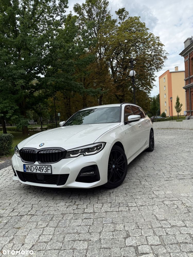 BMW Seria 3 320d xDrive M Sport Shadow - 11