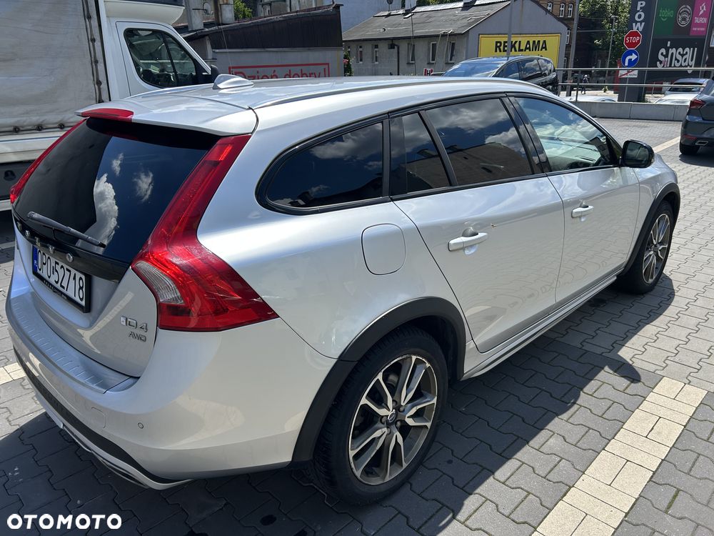 Volvo V60 Cross Country - 6
