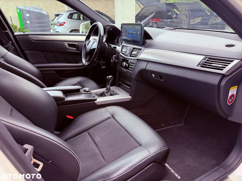 Mercedes-Benz Klasa E 200 CGI BlueEffICIENCY - 26